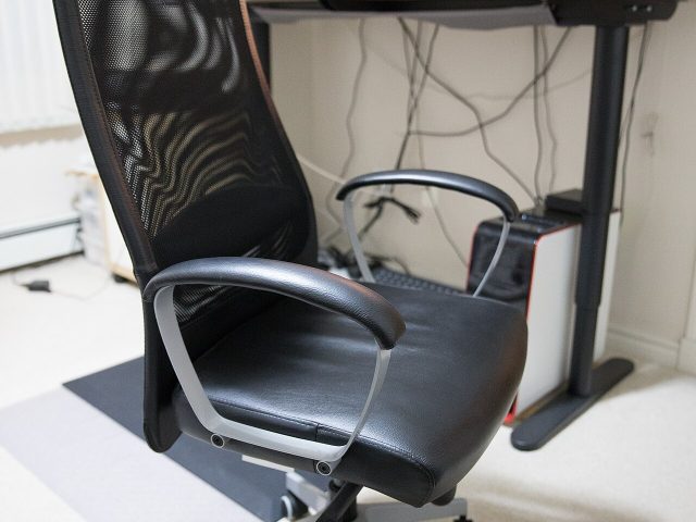כיסא משרדי עם משענות ראש וידיים IKEA MARKUS