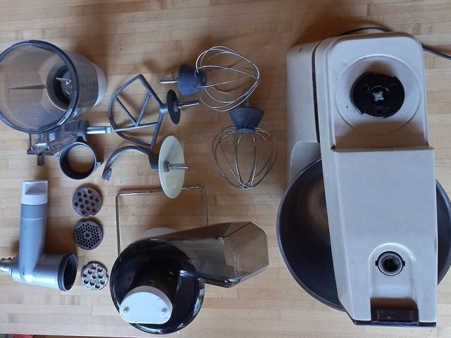 מיקסר Kenwood Titanium Chef Baker דגם KVC85.004SI